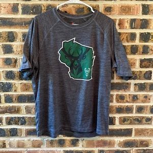 Majestic Milwaukee Bucks NBA athletic graphic tee, Men’s Sized Large